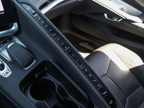 Used 2022 Chevrolet Corvette Stingray Preferred Cpe w/ Z51 Performance Package RWD image 32