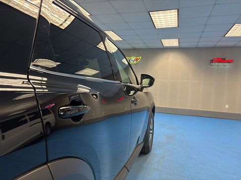 Used 2023 Nissan Pathfinder SL image 6