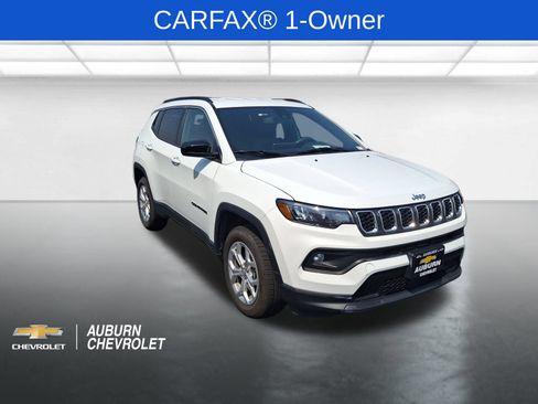 Used 2024 Jeep Compass Latitude AWD/4WD image 1