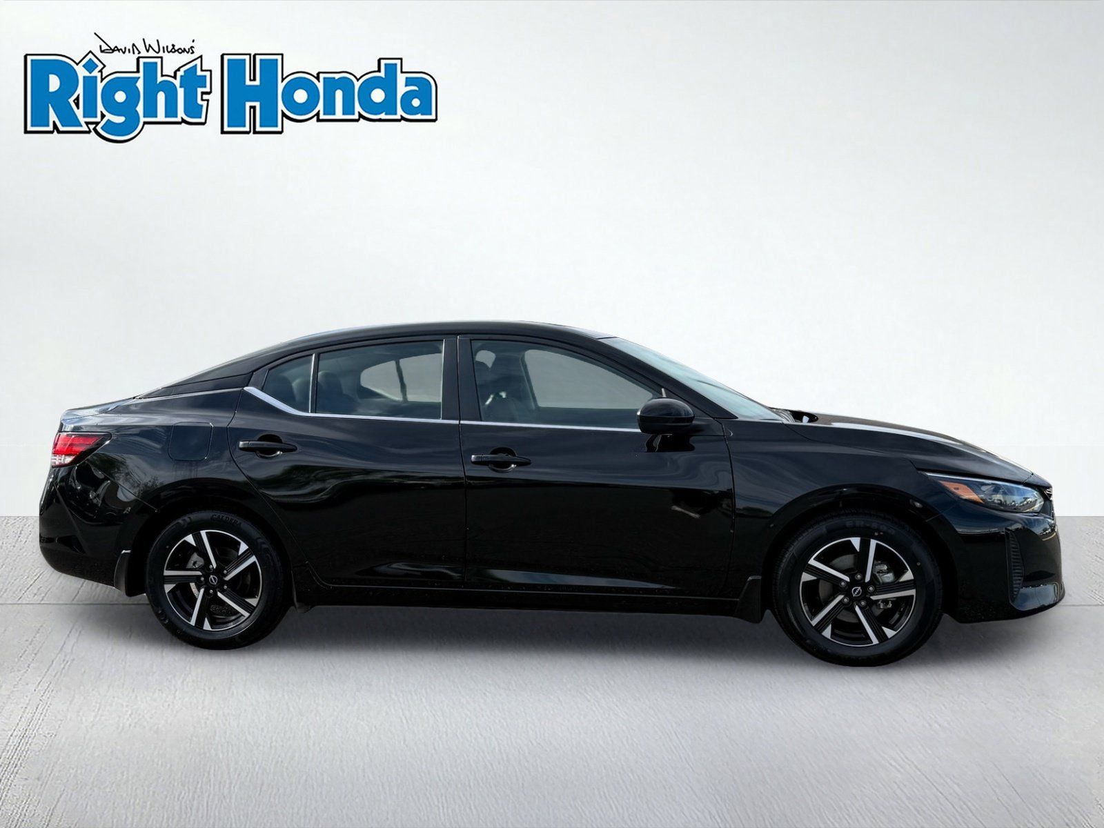 Used 2025 Nissan Sentra SV FWD image 9