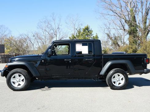 Used 2023 Jeep Gladiator Sport image 10
