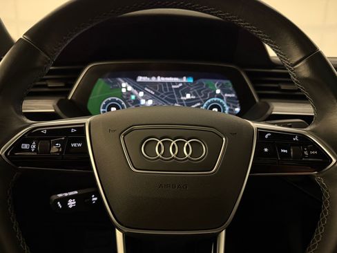 Used 2024 Audi Q8 e-tron Premium Plus AWD/4WD image 11