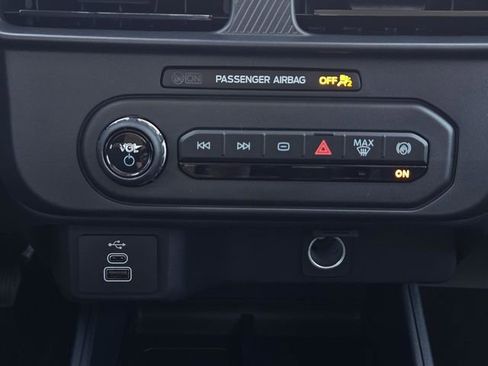 New 2025 Ford Maverick XL w/ Equipment Group 102A image 15