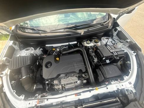 Used 2024 Chevrolet Equinox LS w/ Driver Confidence II Package FWD image 10