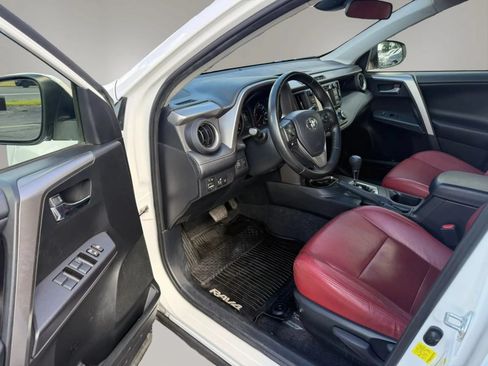 Used 2018 Toyota RAV4 XLE AWD/4WD image 12