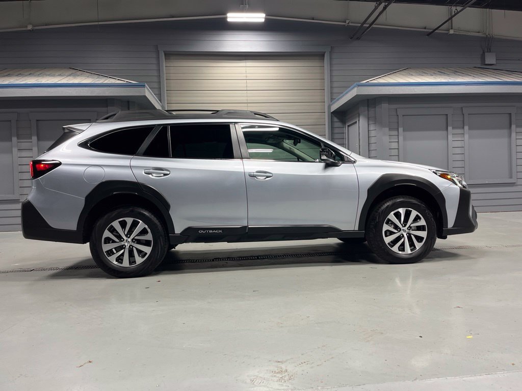 Certified 2025 Subaru Outback Premium w/ Popular Package #1A AWD/4WD image 10