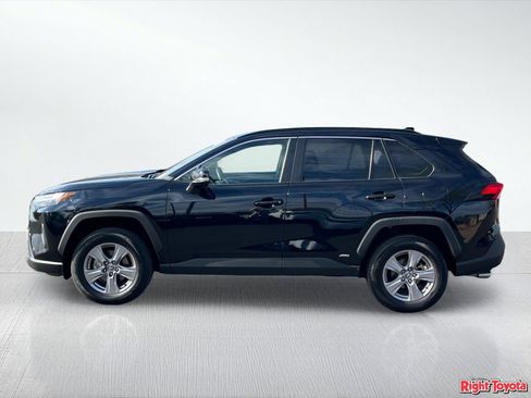 Certified 2025 Toyota RAV4 XLE AWD/4WD image 4