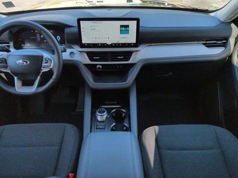 Used 2025 Ford Explorer Active RWD image 14