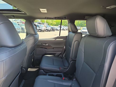 Used 2025 Lexus GX 550 w/ Accessory Package (2T) AWD/4WD image 9