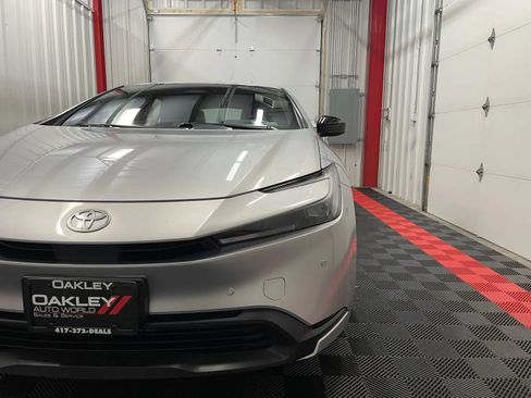 Used 2025 Toyota Prius LE FWD image 8