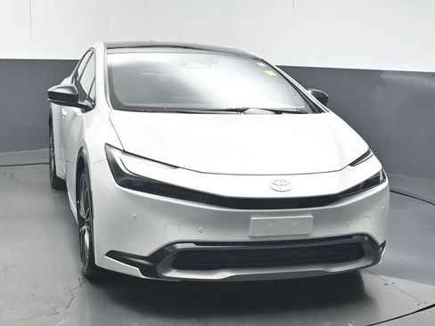 Used 2024 Toyota Prius Limited FWD image 3