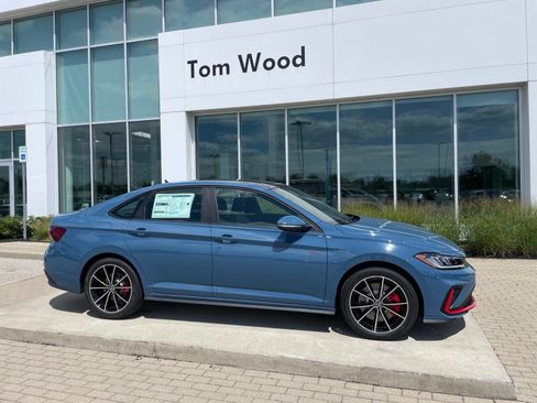 Used 2026 Volkswagen Jetta GLI Autobahn FWD image 2
