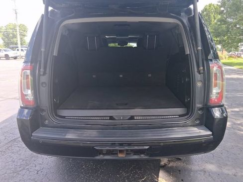 Used 2019 GMC Yukon XL SLT w/ Graphite Performance Edition AWD/4WD image 5