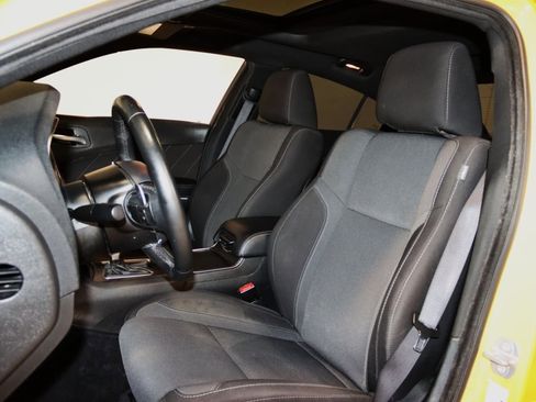 Used 2017 Dodge Charger R/T w/ Beats Audio Group image 28