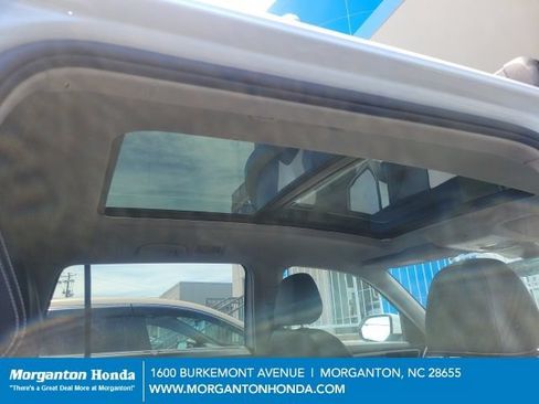 Used 2023 Volkswagen Atlas SEL Premium AWD/4WD image 36