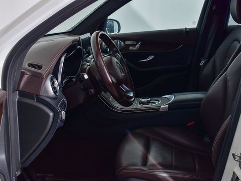 Used 2018 Mercedes-Benz GLC 300 4MATIC image 10