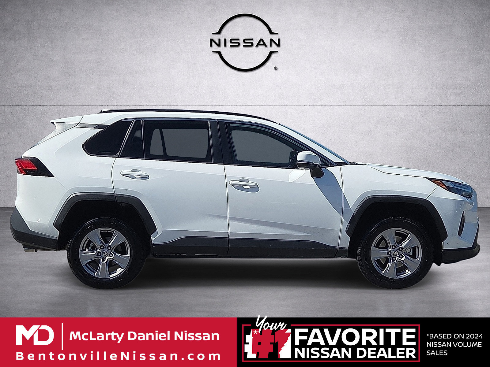 Used 2025 Toyota RAV4 XLE FWD image 6