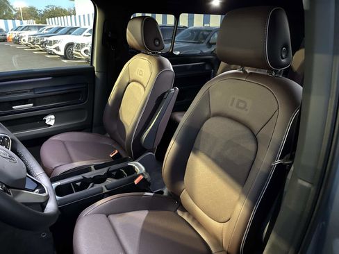 New 2025 Volkswagen ID. Buzz Pro S Plus image 22