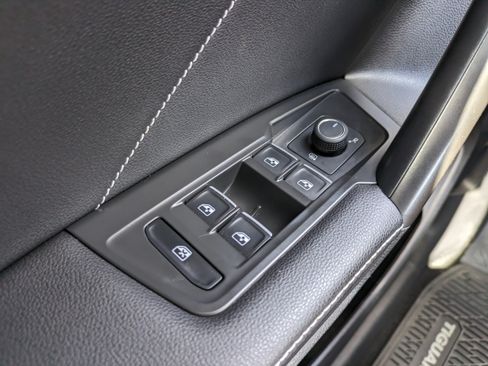 Certified 2023 Volkswagen Tiguan SE FWD image 23