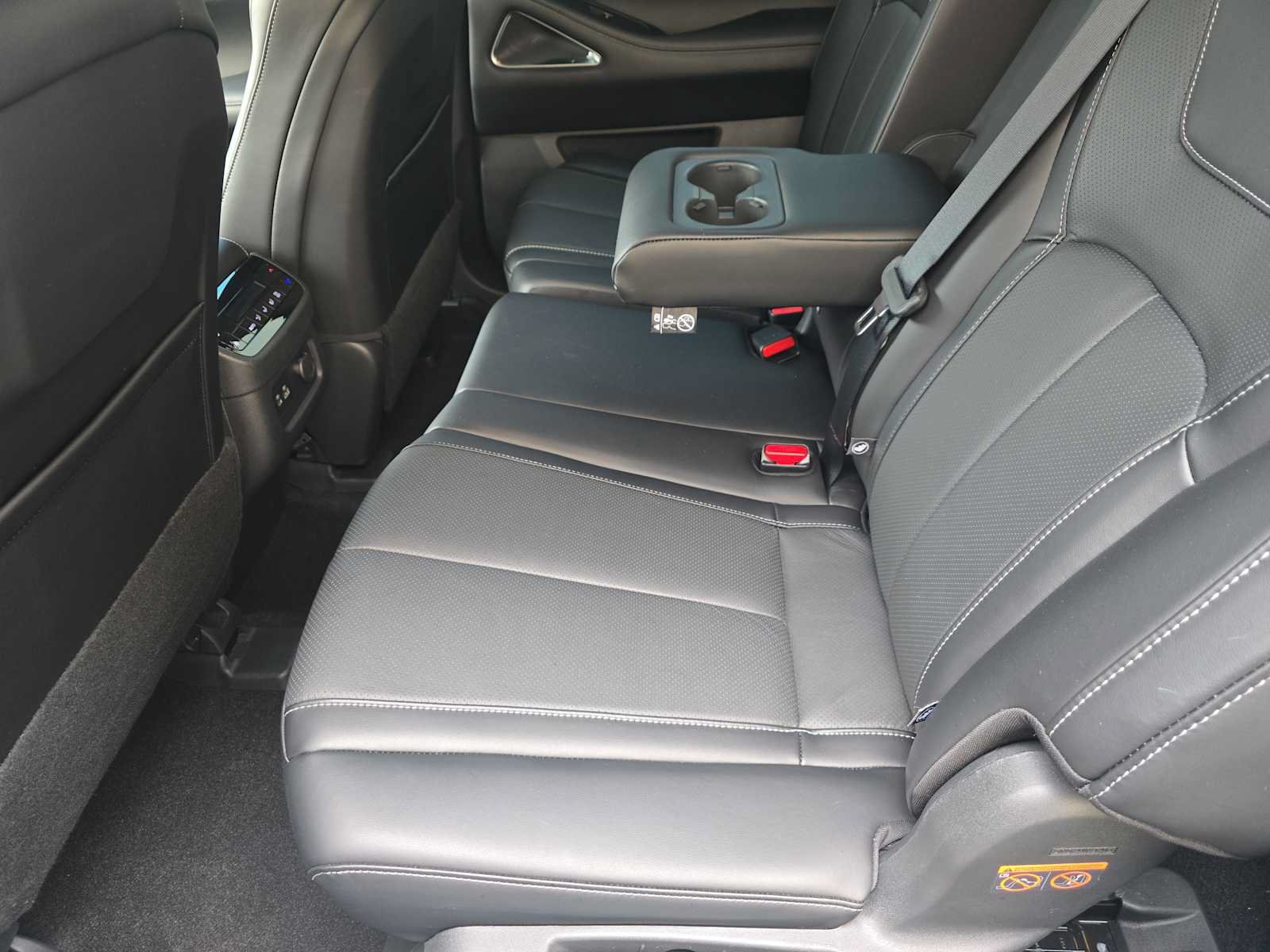 Certified 2024 INFINITI QX60 Luxe w/ Vision Package FWD image 13