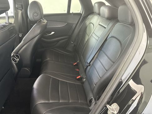 Used 2018 Mercedes-Benz GLC 300 w/ Premium Package image 23