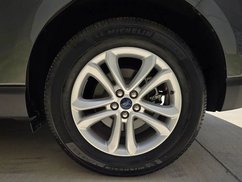 Used 2019 Ford Edge SEL w/ Equipment Group 201A AWD/4WD image 51