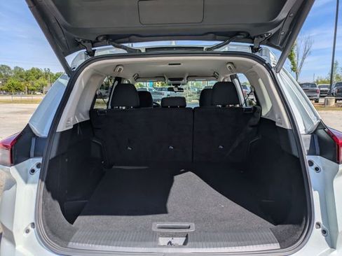 Used 2024 Nissan Rogue SV image 26