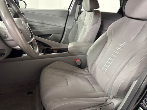 Used 2023 Hyundai Elantra SEL w/ Convenience Package image 13