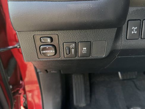 Used 2013 Toyota RAV4 Limited image 15