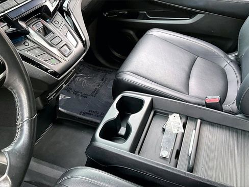 Used 2023 Honda Odyssey Touring image 17