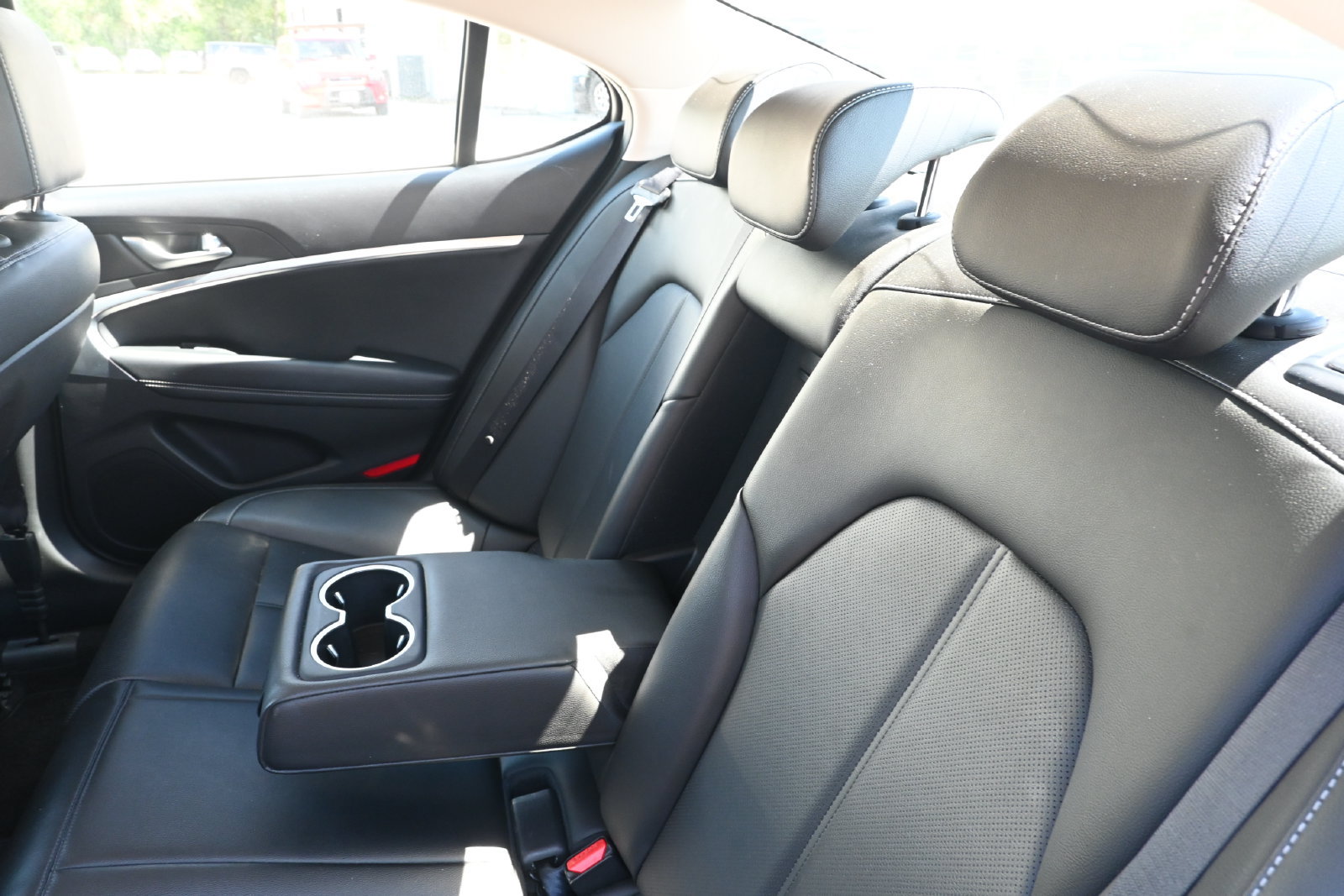 Used 2025 Genesis G70 2.5T RWD image 22