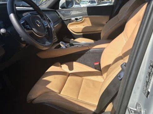 Used 2023 Volvo XC90 B6 Ultimate AWD/4WD image 2