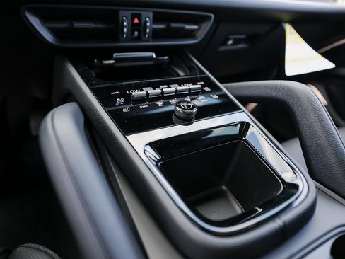 New 2026 Porsche Cayenne E-Hybrid Coupe AWD/4WD image 20