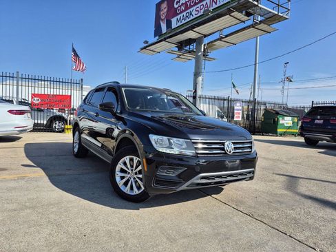 Used 2019 Volkswagen Tiguan S w/ Driver Assistance Package FWD image 3