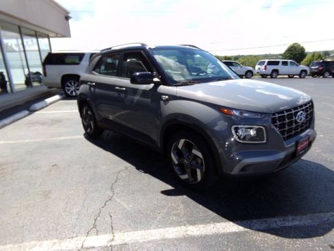 Used 2023 Hyundai Venue Limited FWD image 53