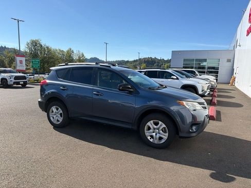 Used 2014 Toyota RAV4 LE FWD image 2