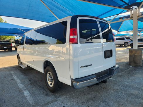 Used 2019 Chevrolet Express 3500 LT w/ LT Preferred Equipment Group RWD image 3