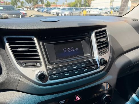 Used 2016 Hyundai Tucson SE w/ Option Group 02 FWD image 18