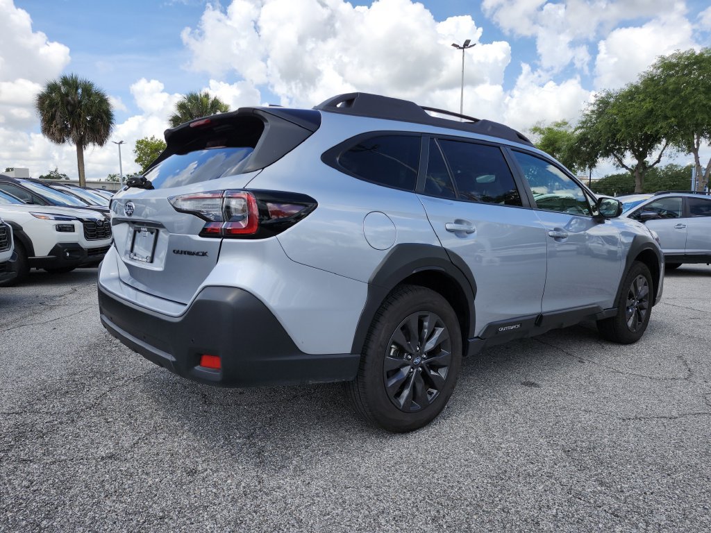 Certified 2025 Subaru Outback Onyx Edition AWD/4WD image 3
