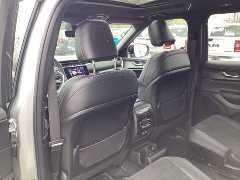 New 2025 Jeep Grand Cherokee L Altitude AWD/4WD image 25