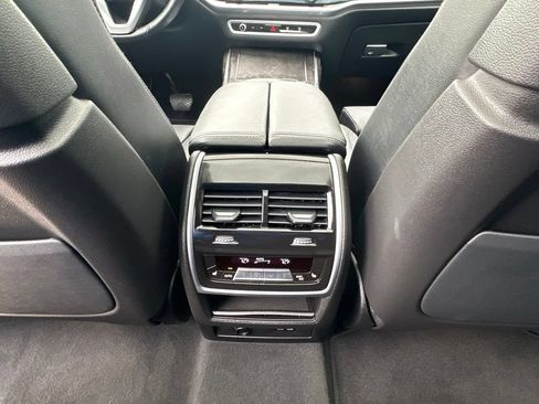 Used 2025 BMW X7 xDrive40i AWD/4WD image 27