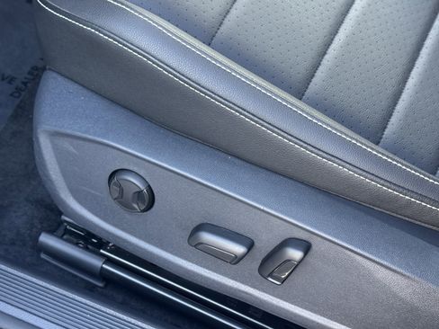 Used 2024 Volkswagen Jetta SE w/ Panoramic Sunroof Package image 18