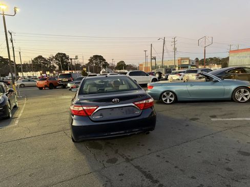Used 2016 Toyota Camry XLE w/ Moonroof Package image 7