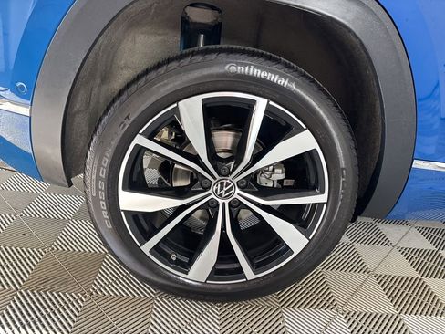 Used 2025 Volkswagen Atlas Cross Sport SEL Premium R-Line image 31