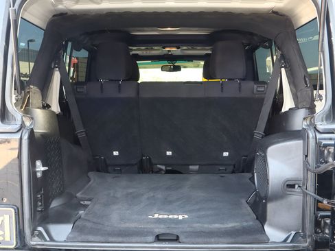 Used 2018 Jeep Wrangler Unlimited Sport S AWD/4WD image 24