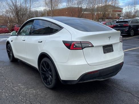 Used 2021 Tesla Model Y Long Range image 12