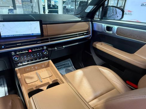 Used 2024 Hyundai Santa Fe Limited image 32