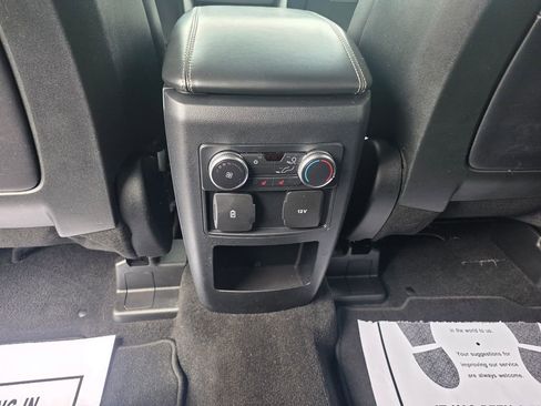 Used 2020 Ford Explorer XLT w/ Equipment Group 202A AWD/4WD image 12