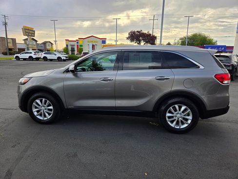 Used 2017 Kia Sorento AWD image 6