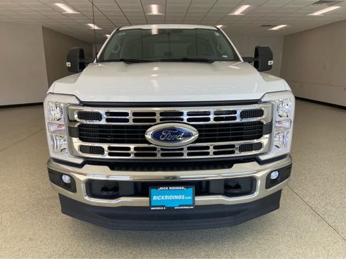 Used 2025 Ford F250 XLT AWD/4WD image 4